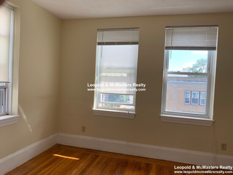 Building Photo - 136 Chiswick Rd