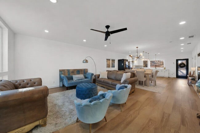 Building Photo - 1522 N Leamington Ave