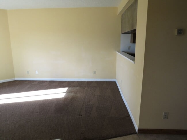 Building Photo - Large Two Story Condo In the Orcutt Bluffs with Easy Access to 135/Vandenberg SFB