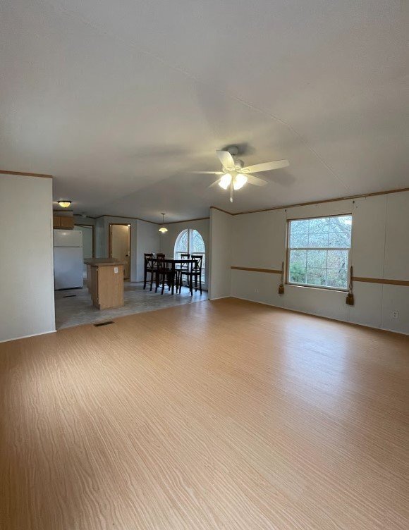Building Photo - Country Living on 3 Acres in Fountain Inn!