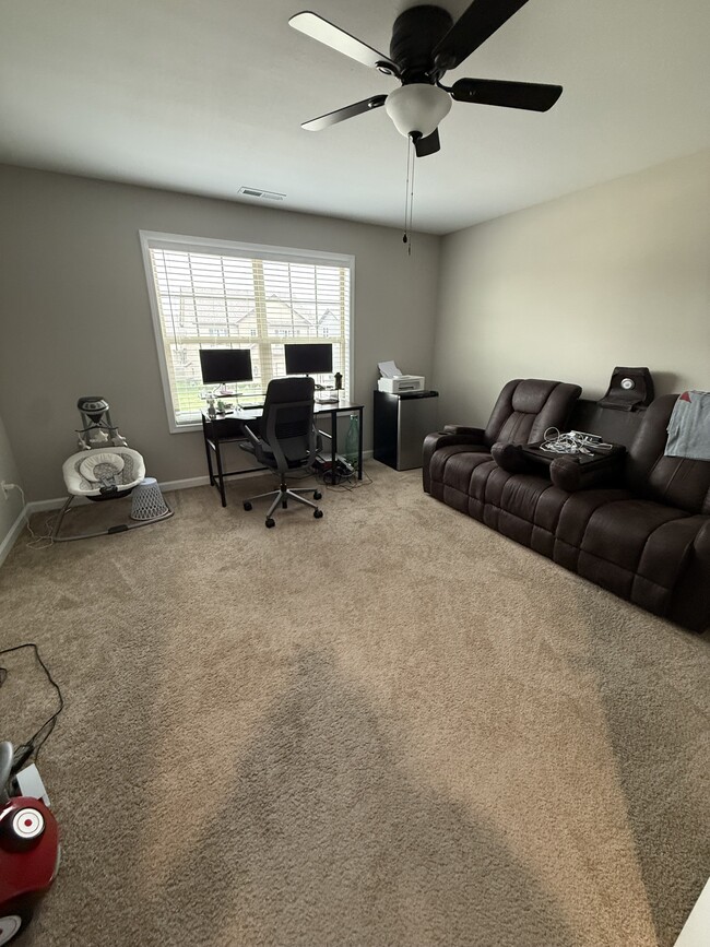 Building Photo - 206 Elwell Rd