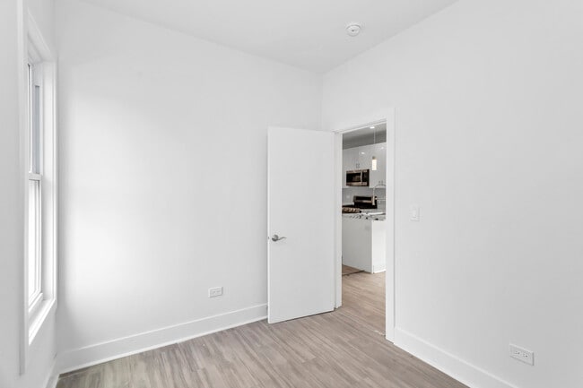Building Photo - 1407 S 59th Ave