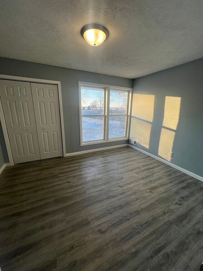 Building Photo - 102 Chestnut