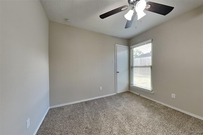 Building Photo - 12907 Stancliff Oaks St