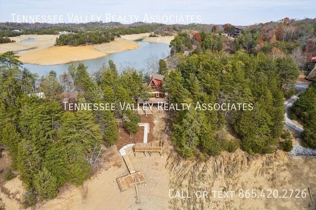 Building Photo - 2050 Chapel Rd