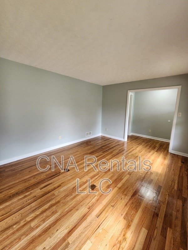 Building Photo - 626 Honeybear Ln