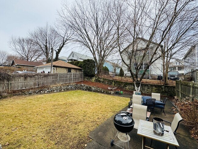 Building Photo - 34 Morton St