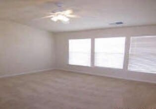 Building Photo - 2416 Normancrest Ct