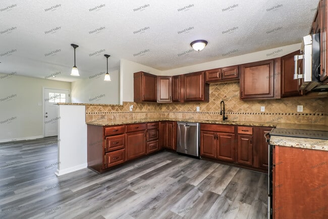 Building Photo - 2238 Outlook Dr