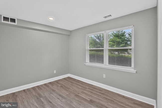 Building Photo - 1807 Silver Ct