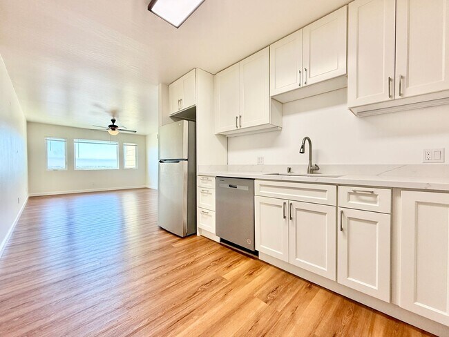 Building Photo - 670 Hillside Blvd