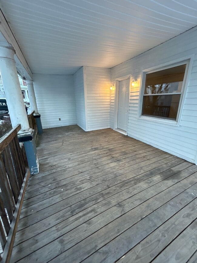 Building Photo - 3rd St 31-33 N