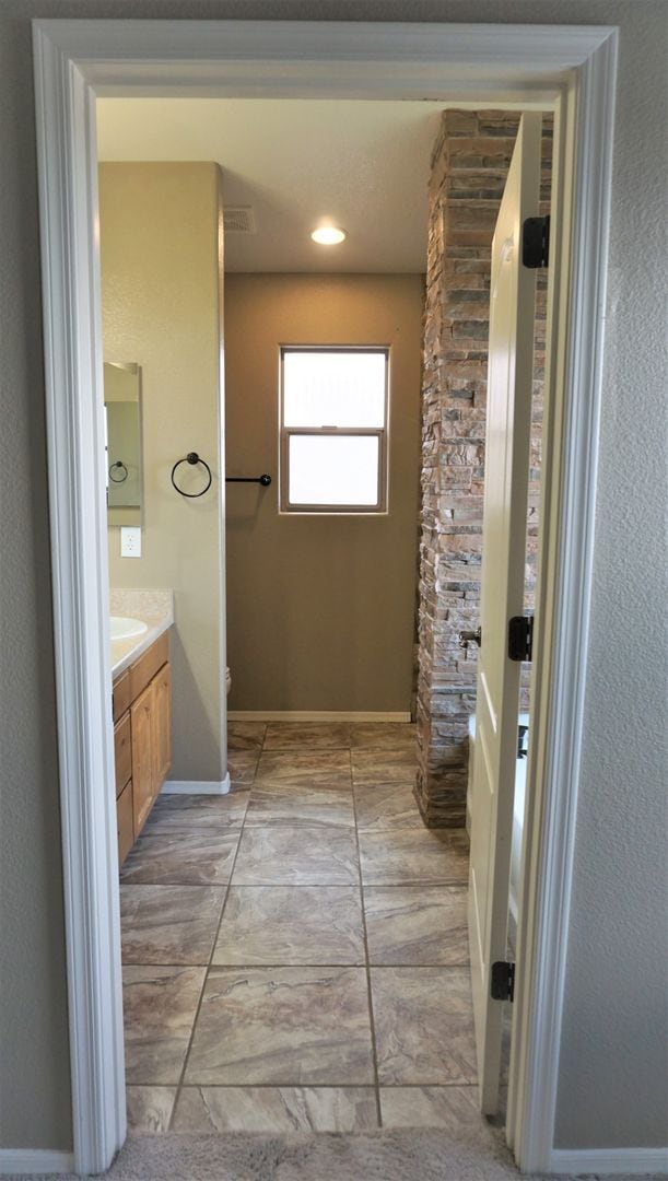 Building Photo - 3359 Zion Ct