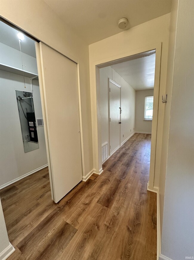 Building Photo - 613 Cypress St