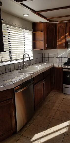 Building Photo - 2242 Mira Vista Ave