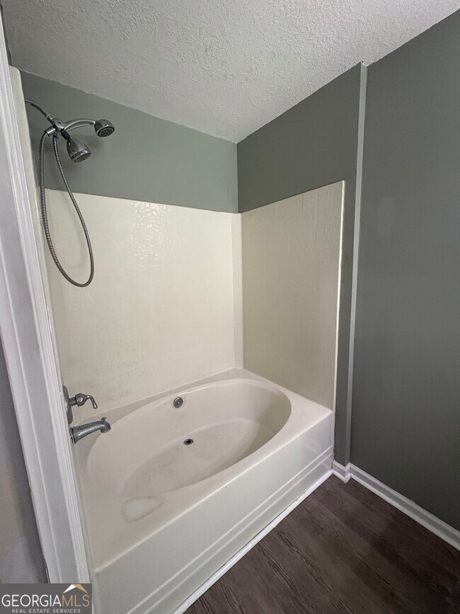 Building Photo - 112 Boxwood Ct