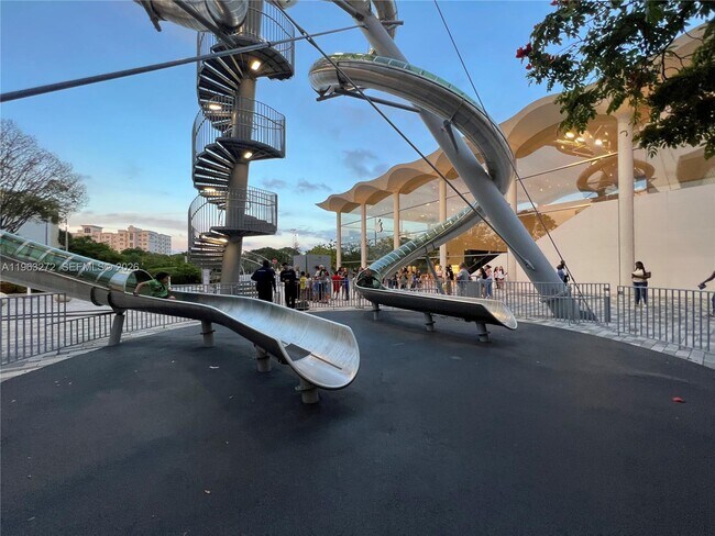 Building Photo - 20505 E Country Club Dr