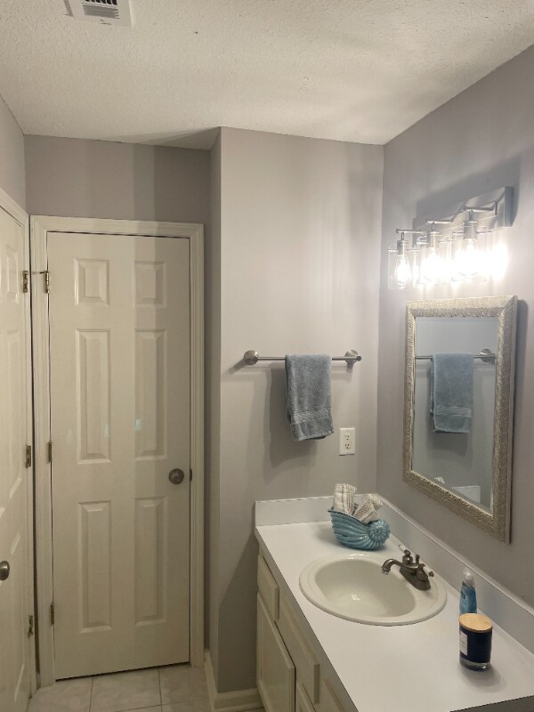 Building Photo - 3706 Sanctuary Way N