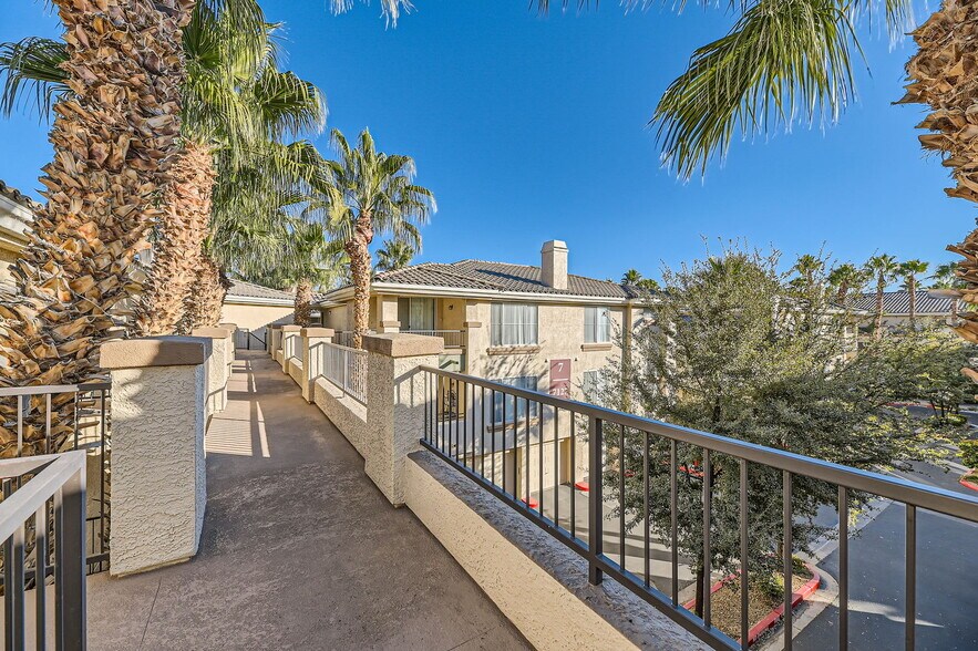Building Photo - 7127 S Durango Dr