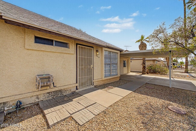 Building Photo - 10719 W Vista Ave