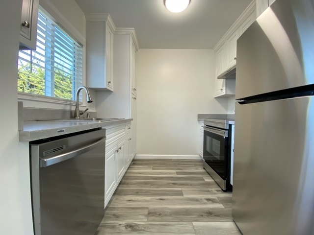 1bedroom kitchen - Mar Vista Drive