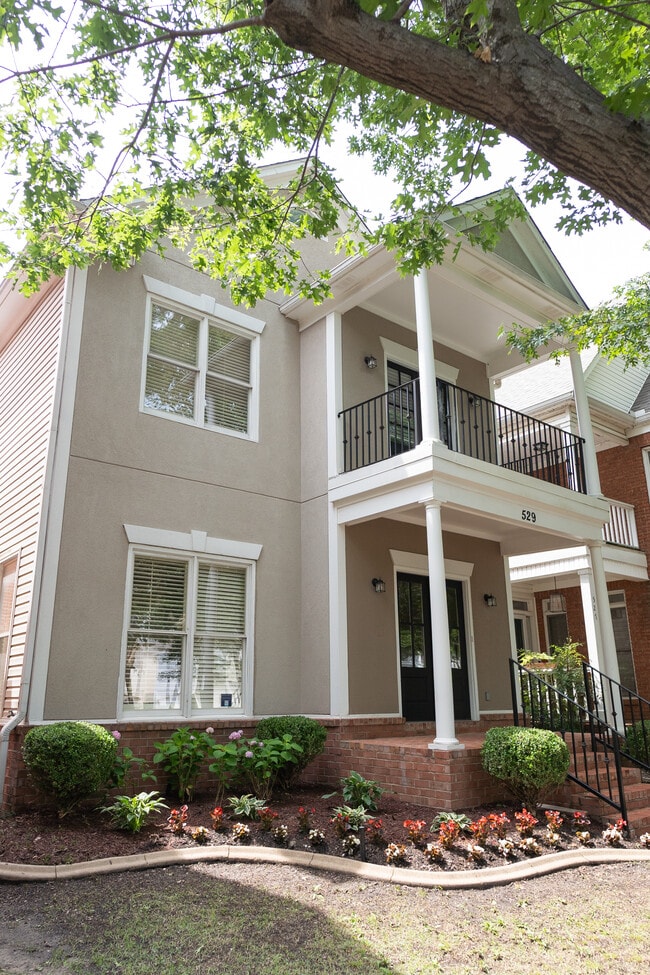 Building Photo - 529 Monteigne Blvd
