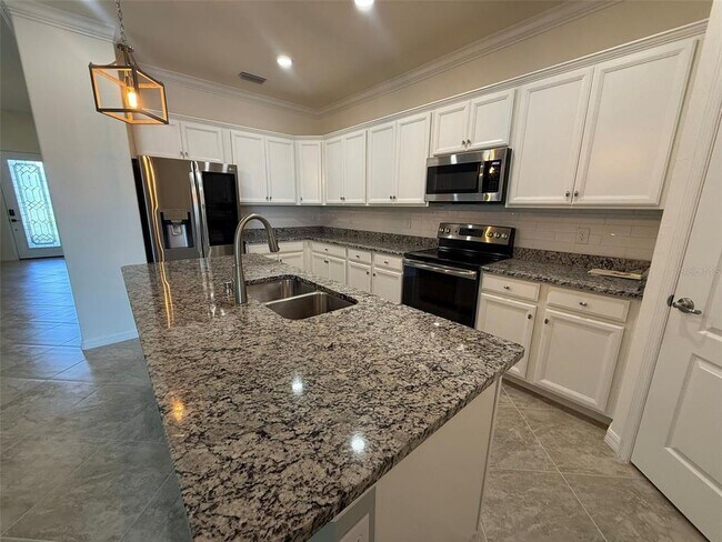Building Photo - 15153 Spanish Point Dr