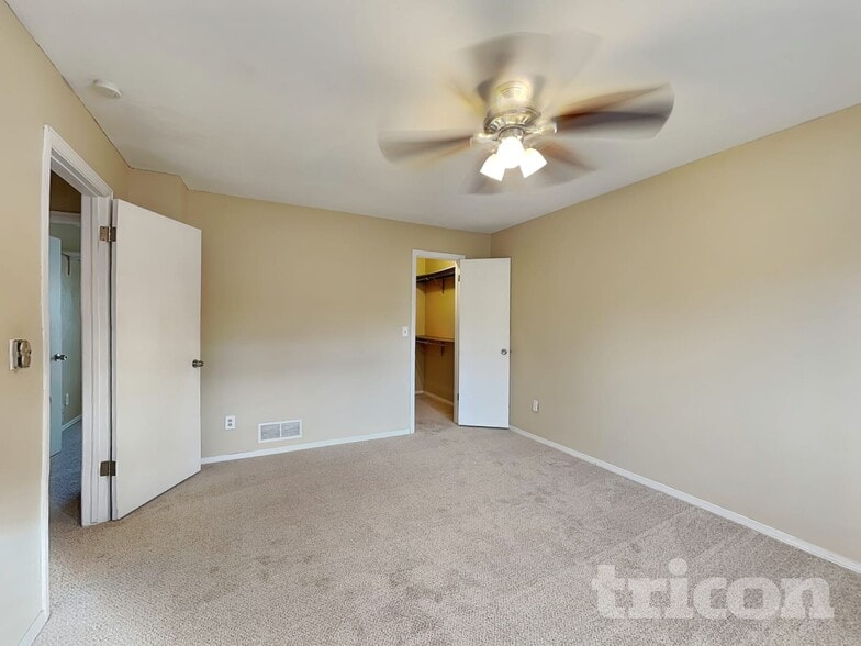 Building Photo - 5772 S Netherland St