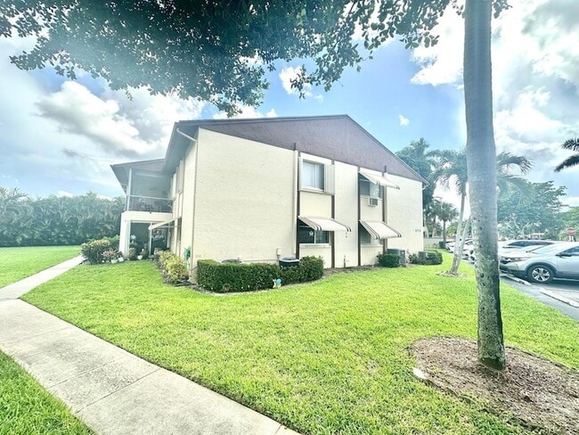 Building Photo - 5773 La Pinata Blvd