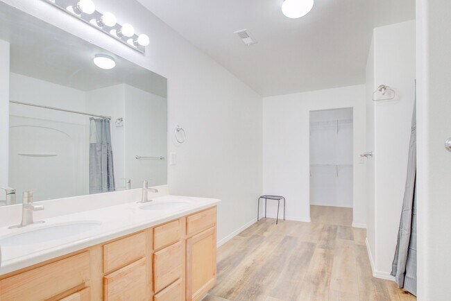 Building Photo - 1153 W 400 S