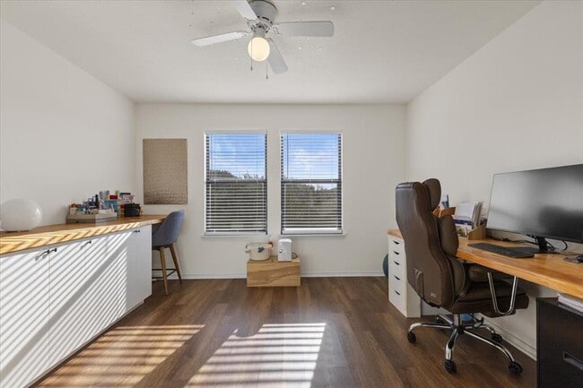 Building Photo - 304 Cordero Dr