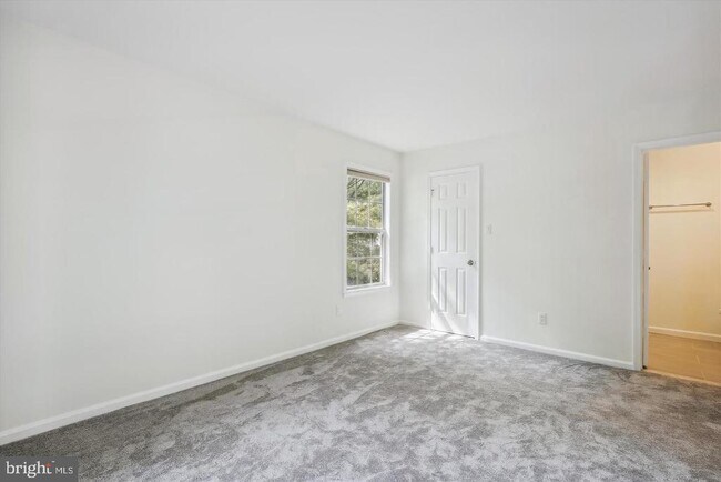 Building Photo - 2224 Springwood Dr