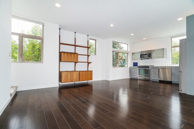 Building Photo - Comfort and Character Meet in This Seattle Retreat