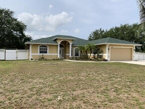 Building Photo - 180 SW Oakridge Dr