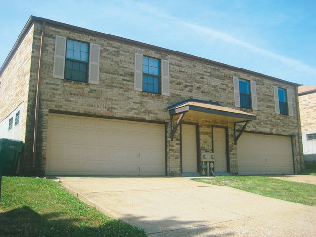 Highland House Villas - Arnold, MO | Apartment Finder