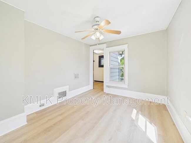 Building Photo - 773 Montana Ave