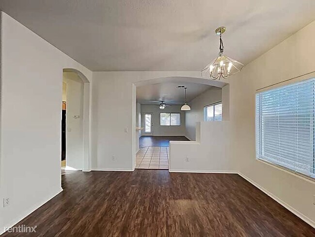 Building Photo - 4 br, 2 bath House - 3700 E Remington Dr