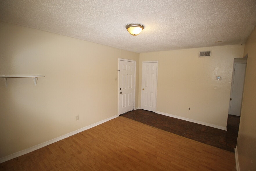 Building Photo - 176 Rosalie Dr