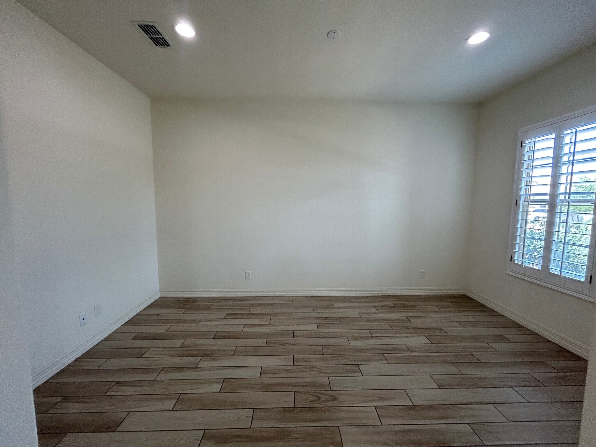 Building Photo - 1811 E Aster Pl