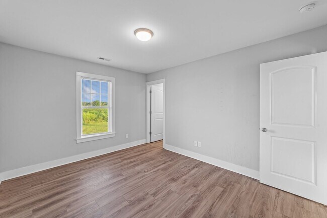 Building Photo - 410 Thad Little Rd