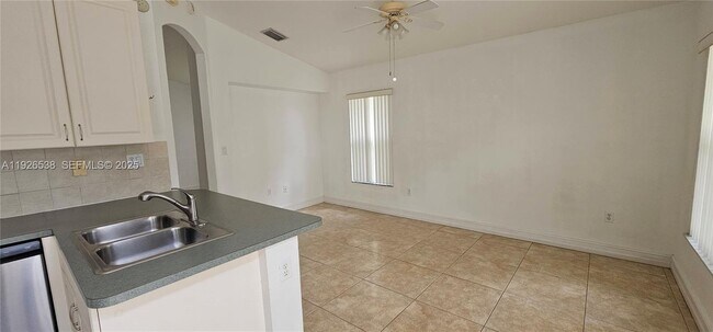 Building Photo - 1980 SE 11th St