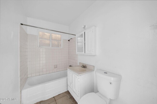 Building Photo - 4548 N 29th Ave
