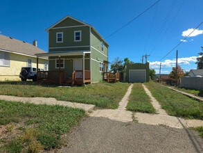 Building Photo - 113 E Spruce St