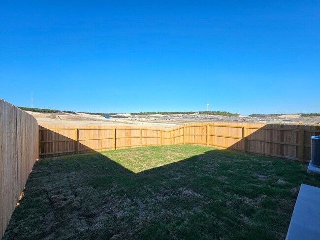 Building Photo - 644 Pacific Crest Trl