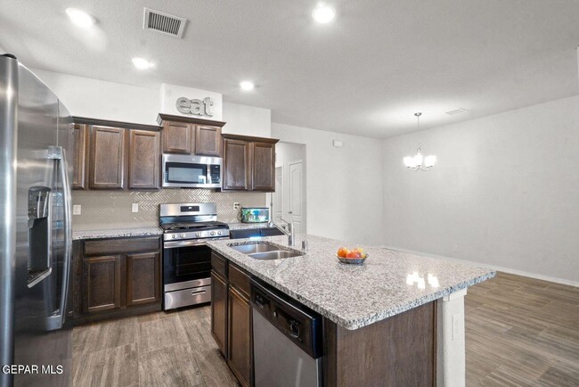 Building Photo - 12249 Desert Dove Ave