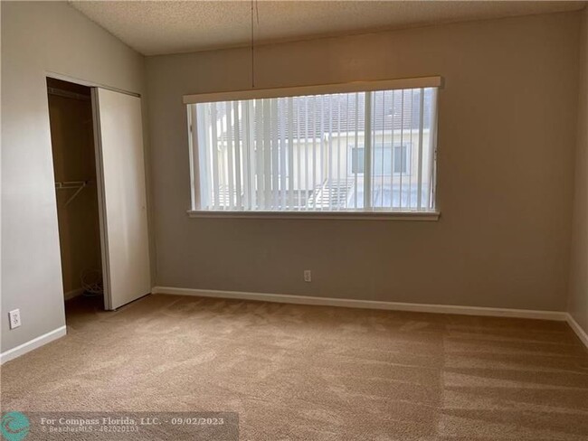 Building Photo - 9866 NW 57th Manor