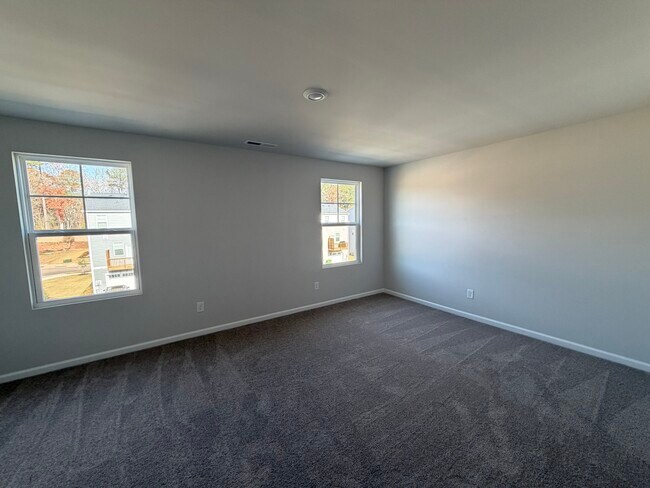 Building Photo - Carolina Springs