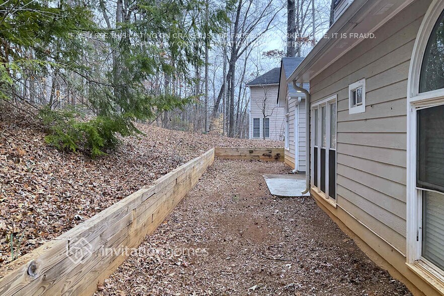 Building Photo - 7092 Brook Side Landing