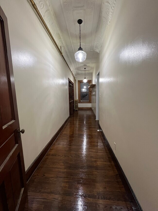 Walk-in closet - 506 W Sheridan Ave