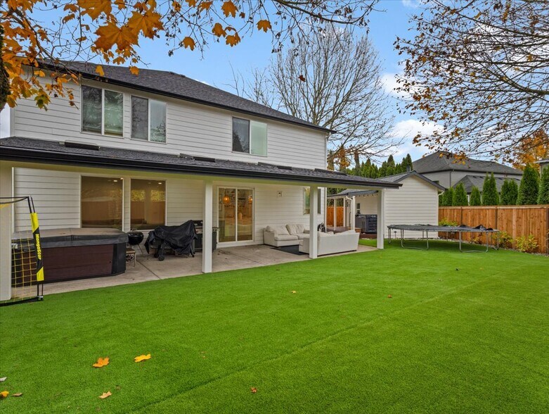 Building Photo - 10300 NE 95th Ave